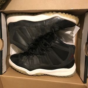 Jordan 11 Retro black/gym red/ white